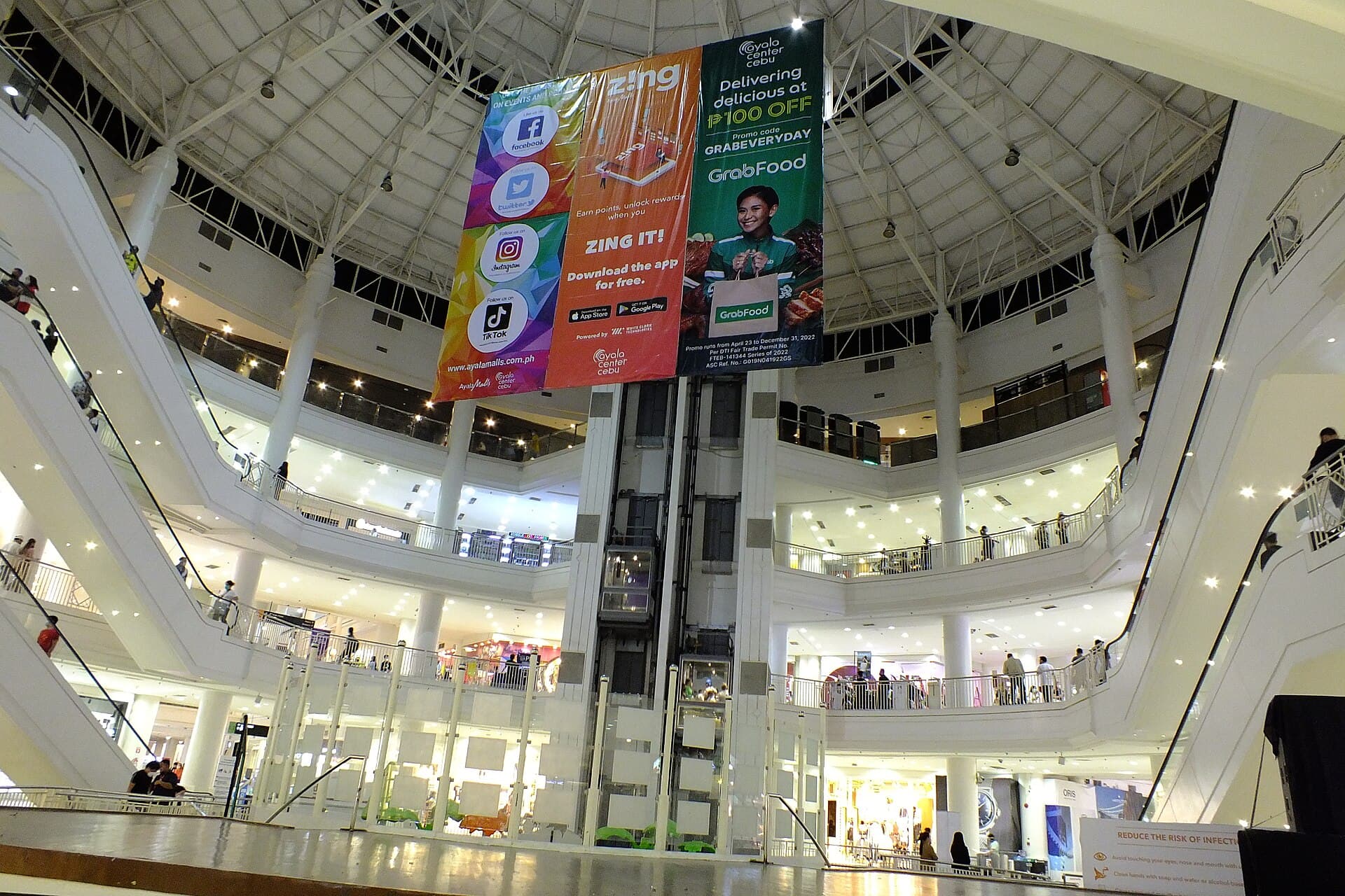 Ayala Center Cebu, malls and offices in Cebu City